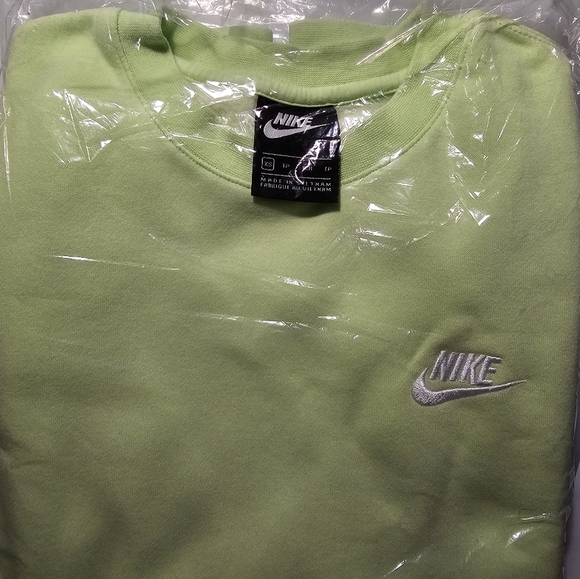 Nike - Sportswear Club Fleece Crew Sweatshirt - Unisex - Picture 14 of 16